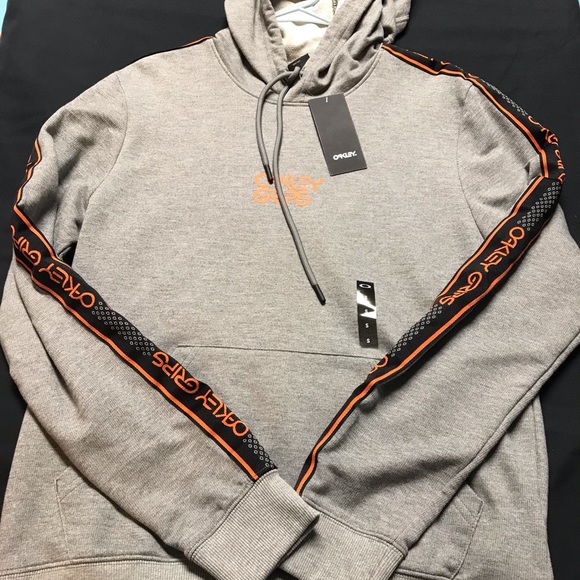 Oakley Other - Oakley Men’s Hoodie
